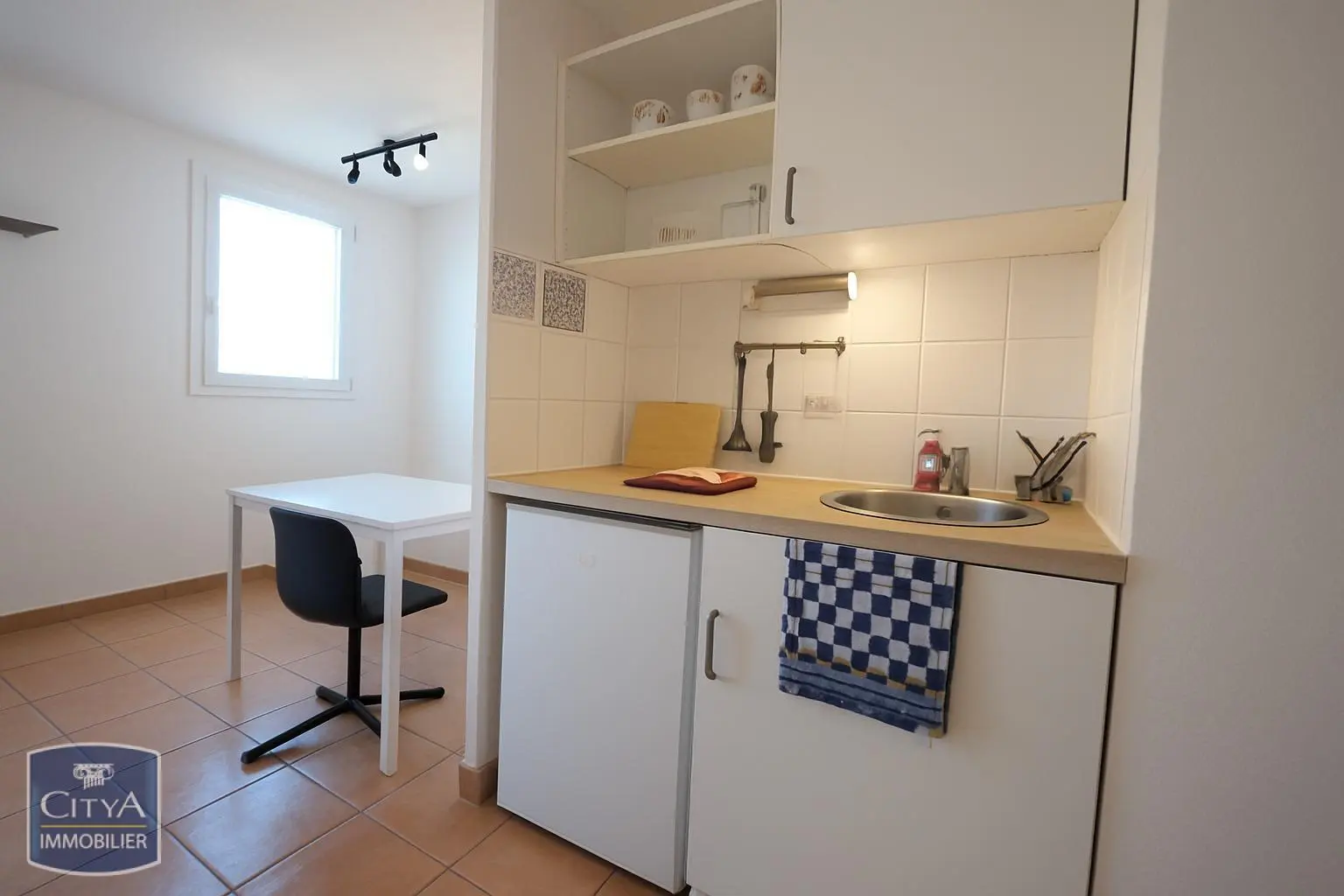 Photo 2 Appartement 1 pièce 16.68m²