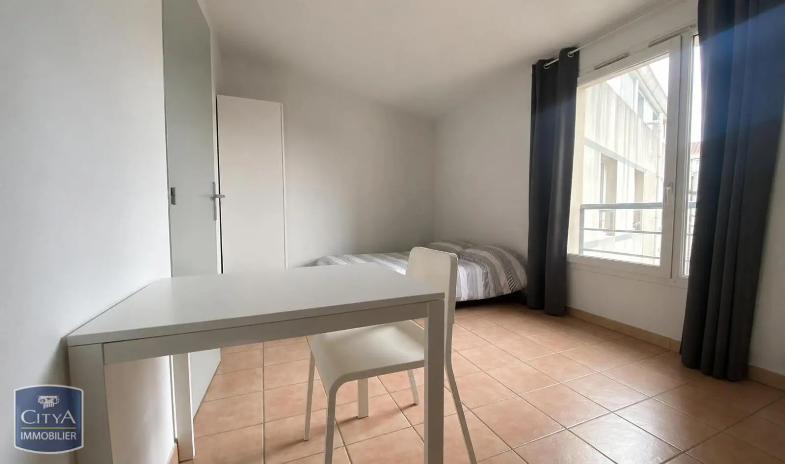 Photo 2 Appartement 1 pièce 17.97m²