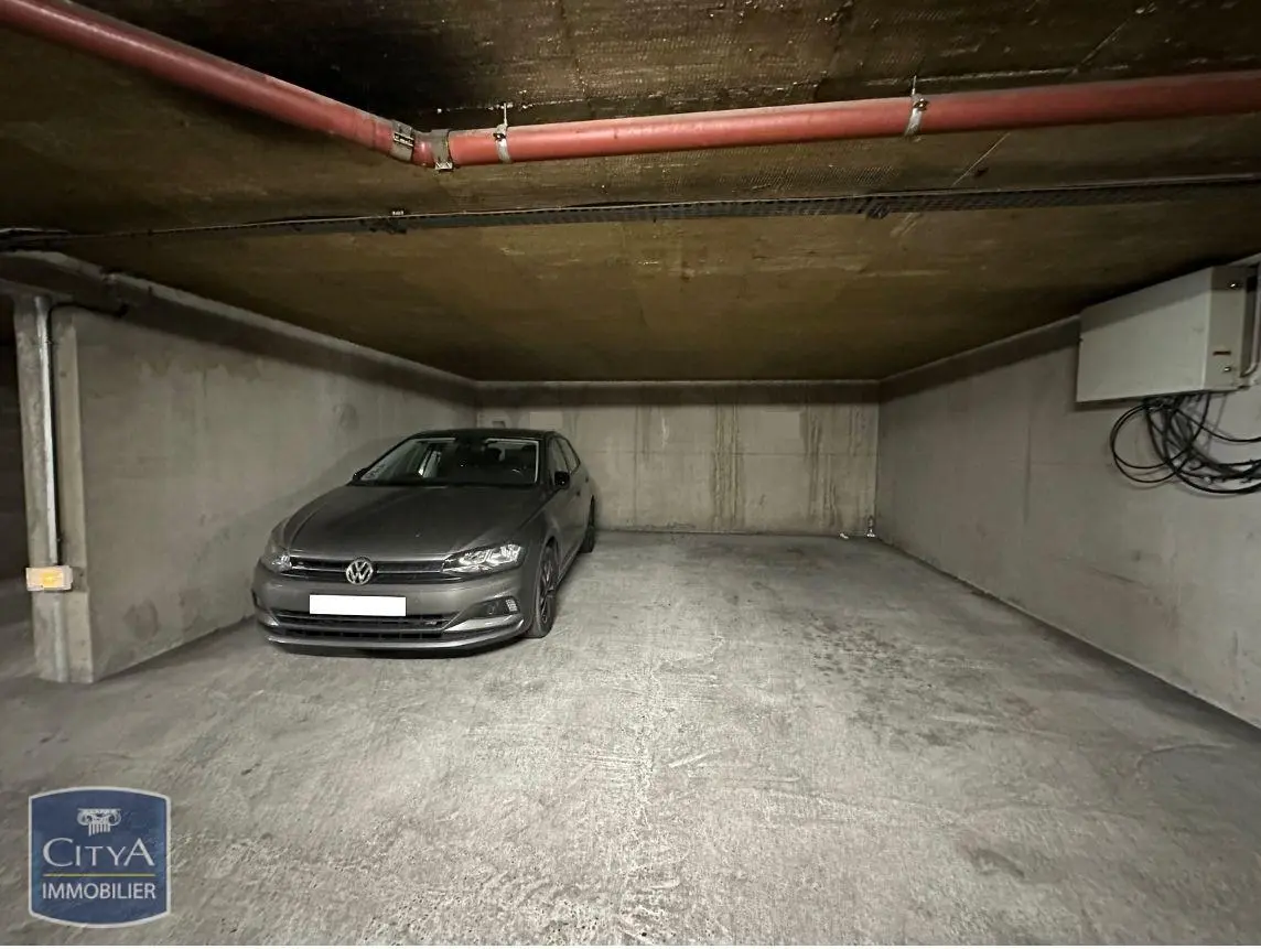 Photo 2 Parking