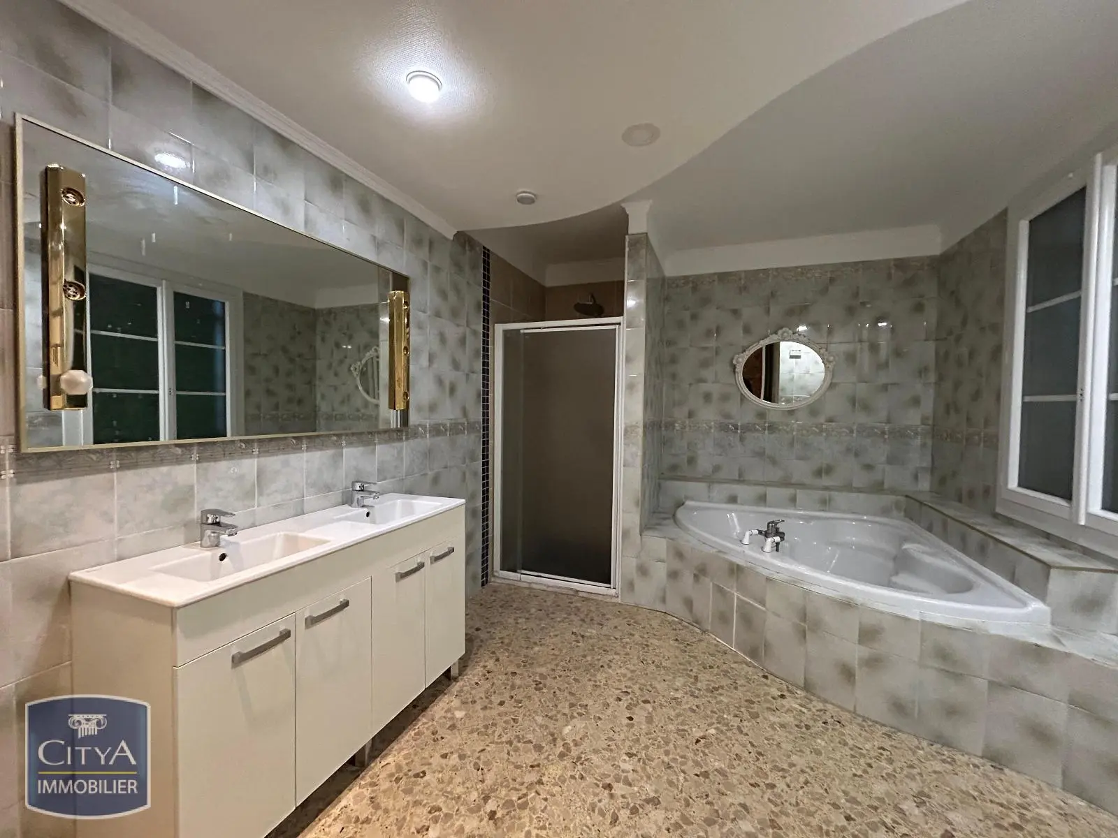 Photo 9 Maison 5 pièces 165m²