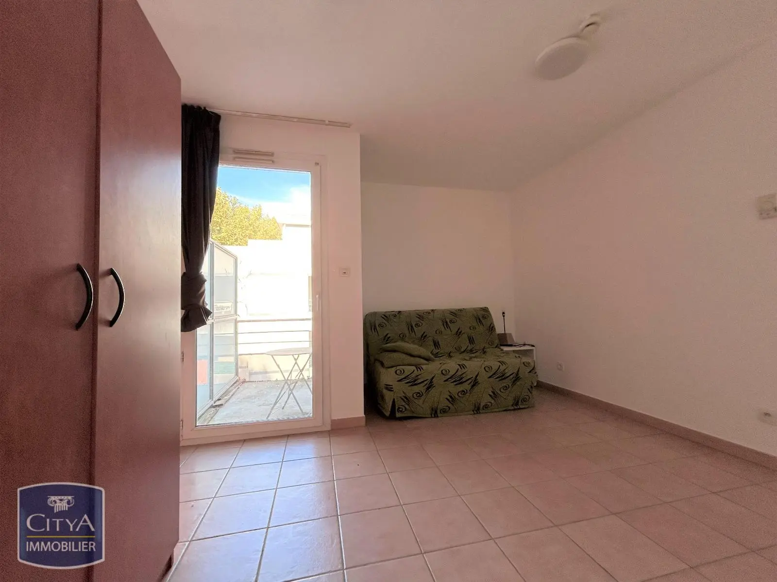 Photo 2 Appartement 1 pièce 23.98m²