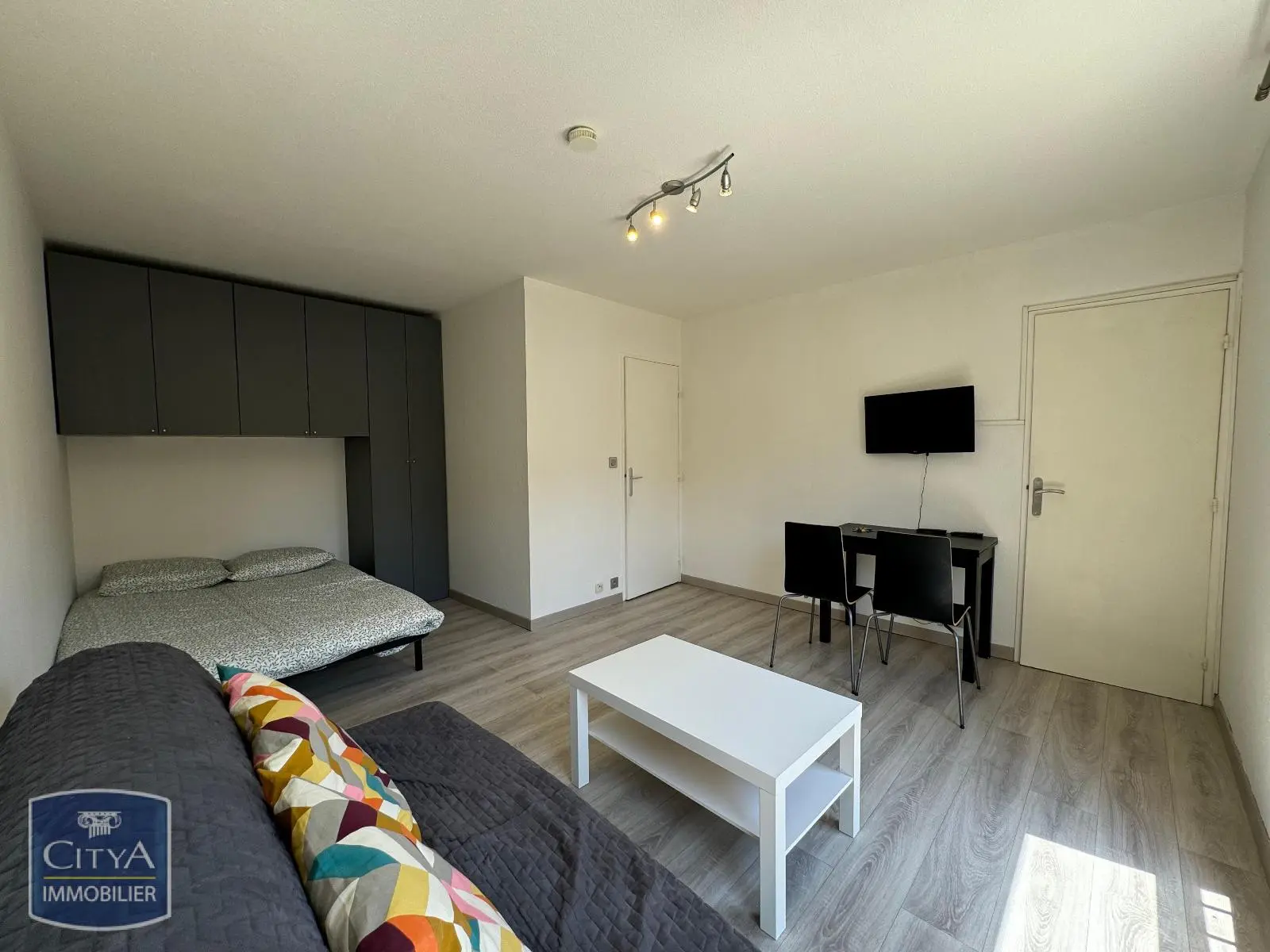 Photo 1 Appartement 1 pièce 27.85m²