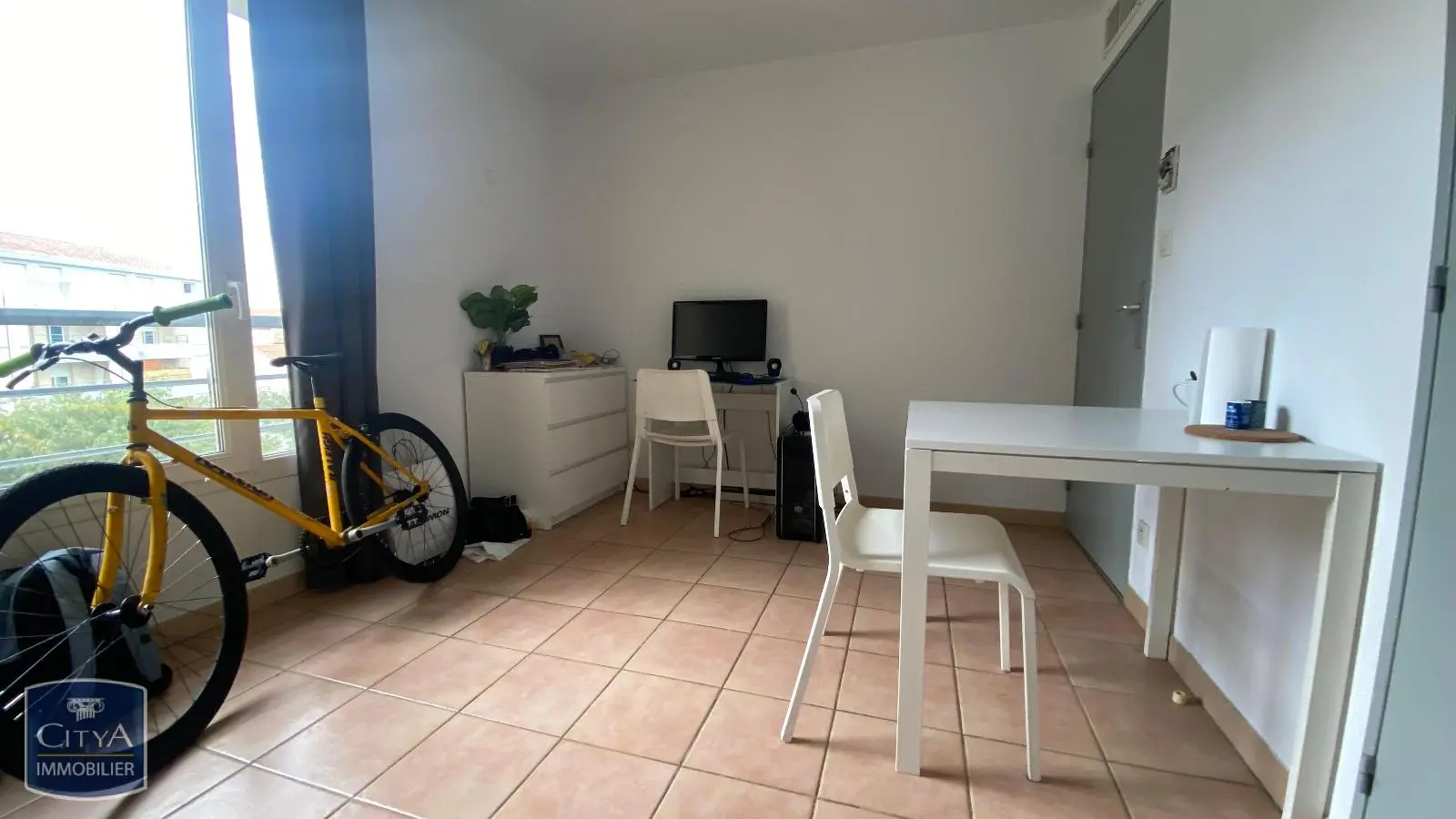 Photo 1 Appartement 1 pièce 17.97m²