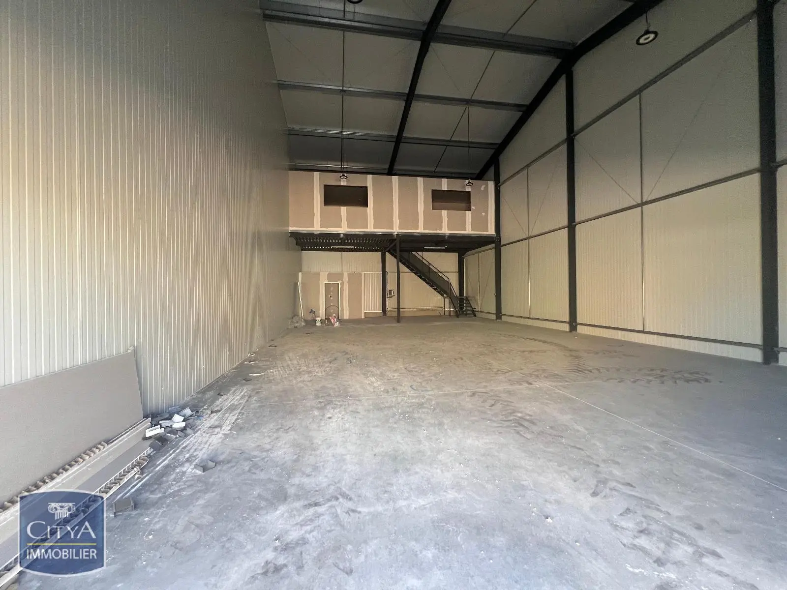 Photo 1 Local Commercial 200m²