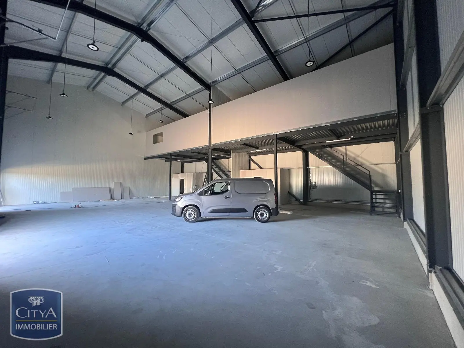 Photo 3 Local Commercial 400m²