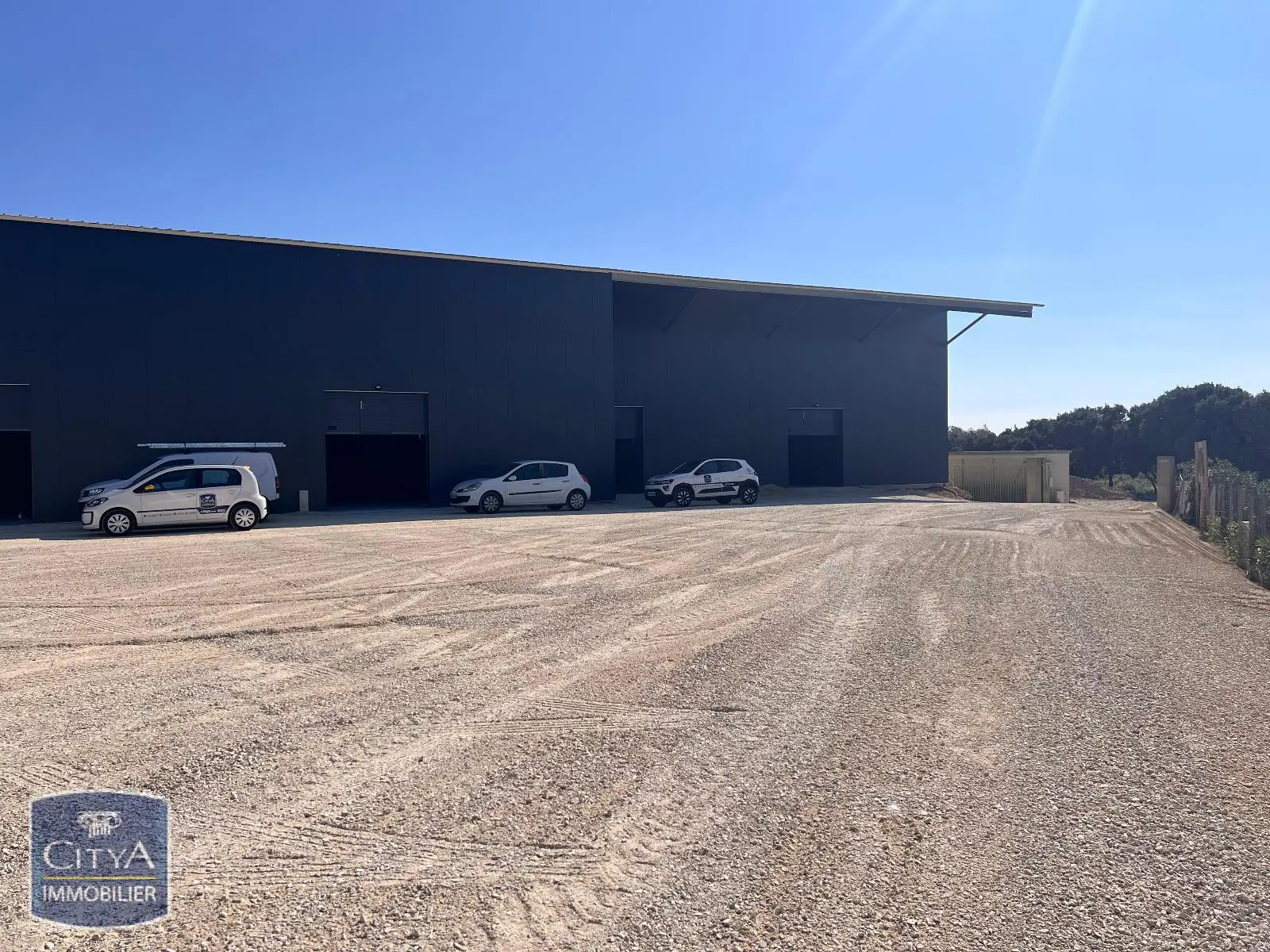 Photo 1 Local Commercial 200m²