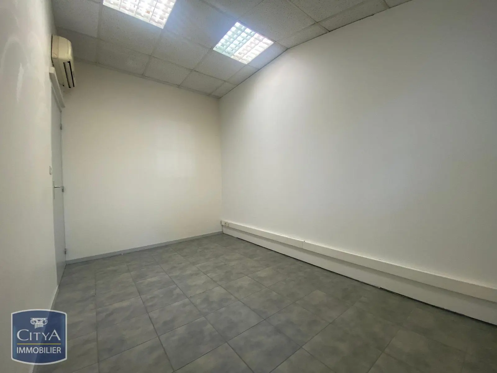 Photo 5 Local Professionnel 1 pièce