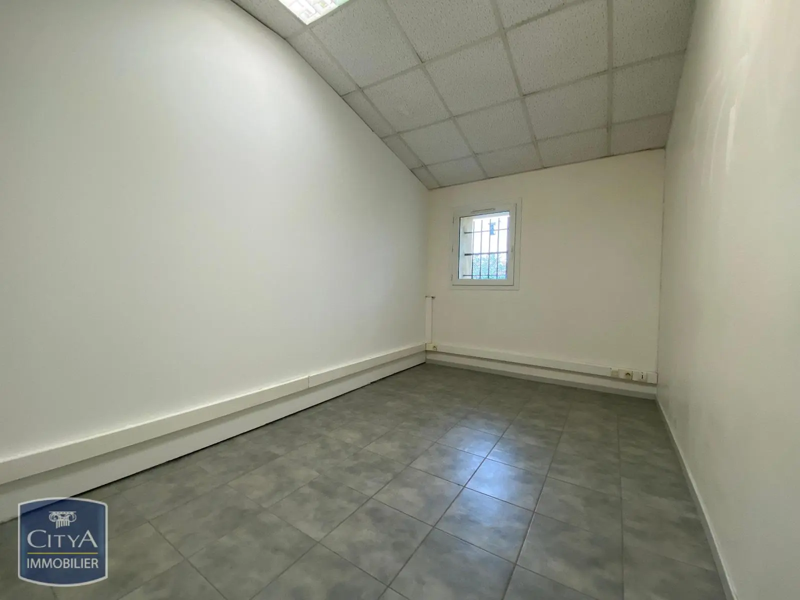 Photo 3 Local Professionnel 1 pièce