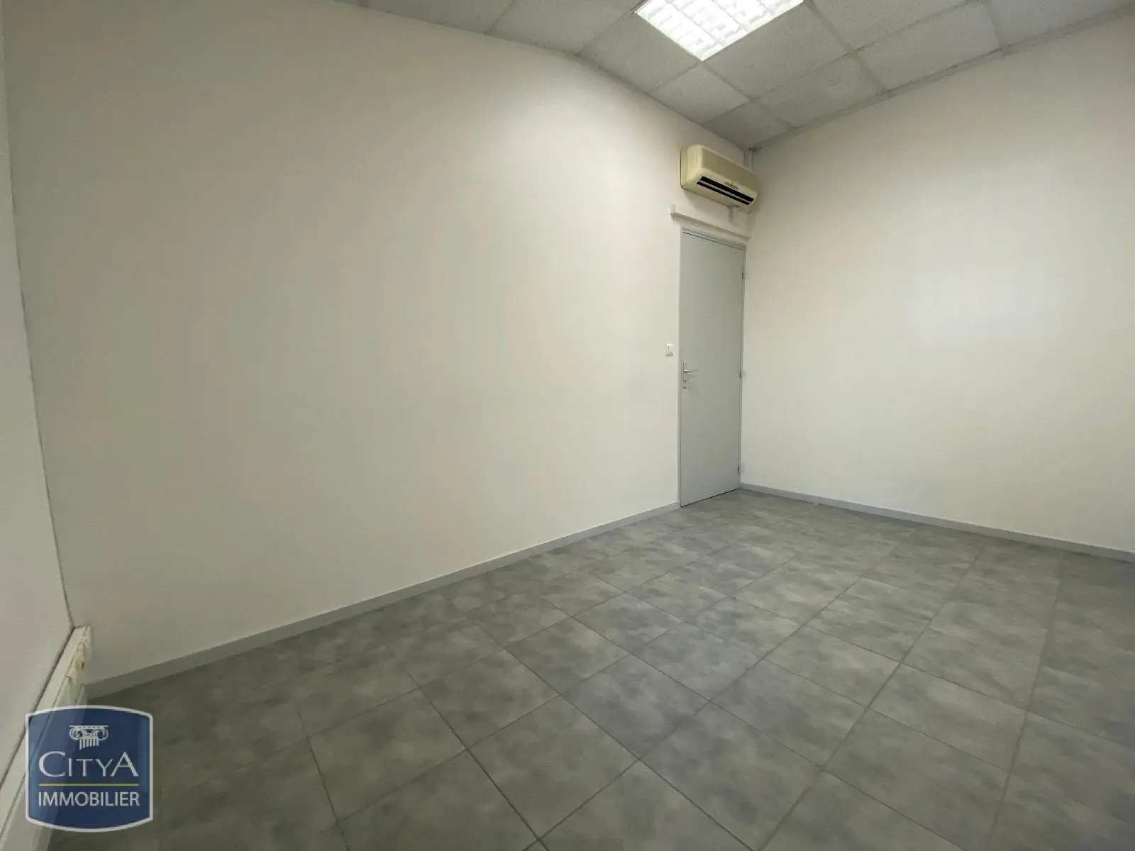 Photo 4 Local Professionnel 1 pièce