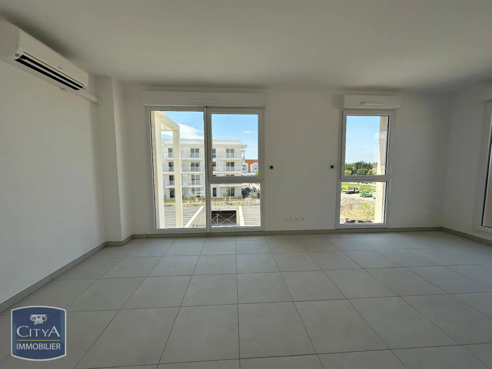 Photo 2 Appartement 1 pièce 32.73m²