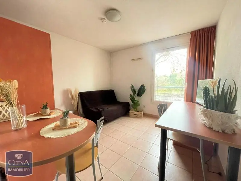 Photo 1 Appartement 1 pièce 17.79m²