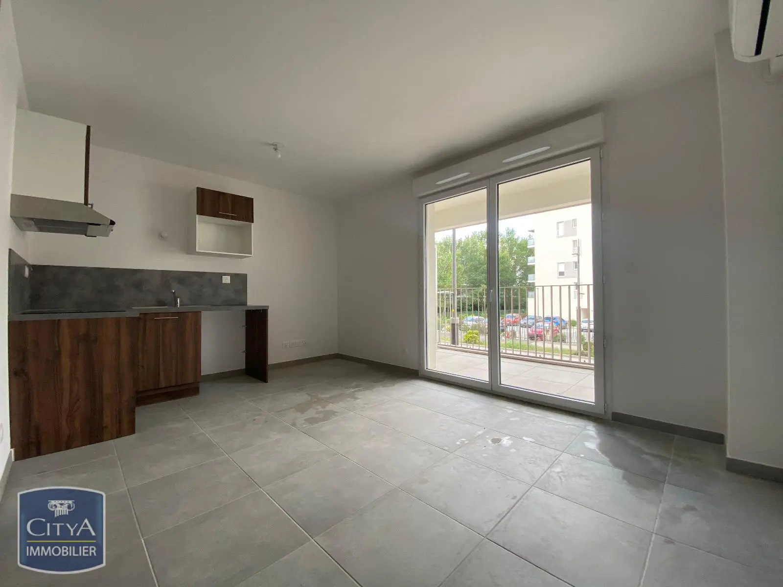 Photo 1 Appartement 1 pièce 28.79m²