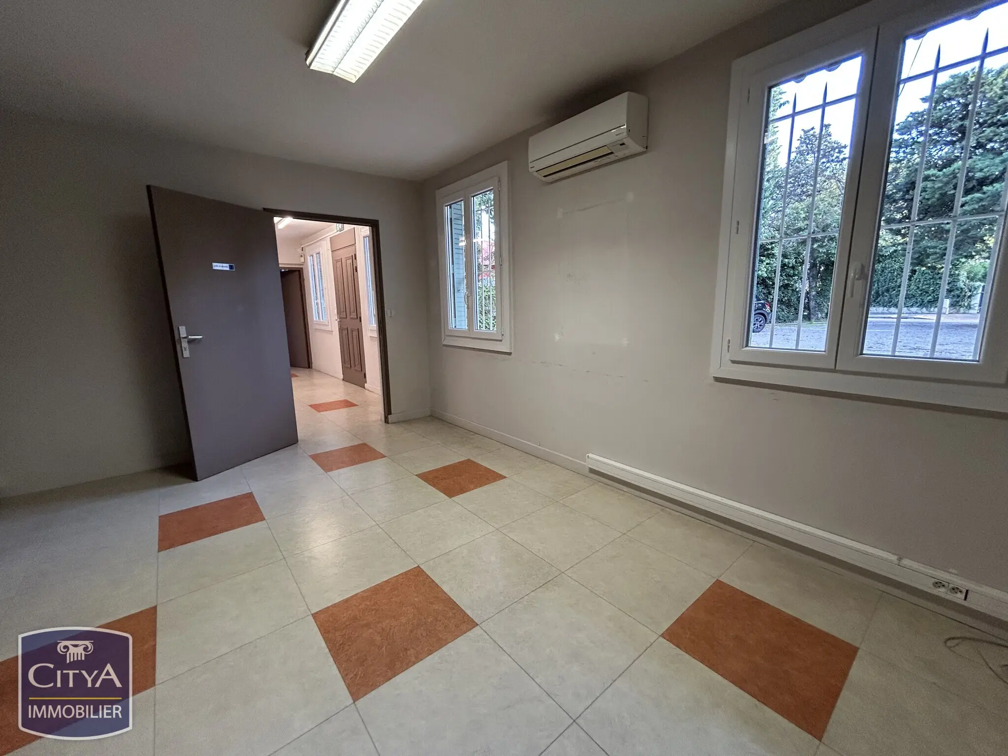 Photo 6 Local Commercial 174m²