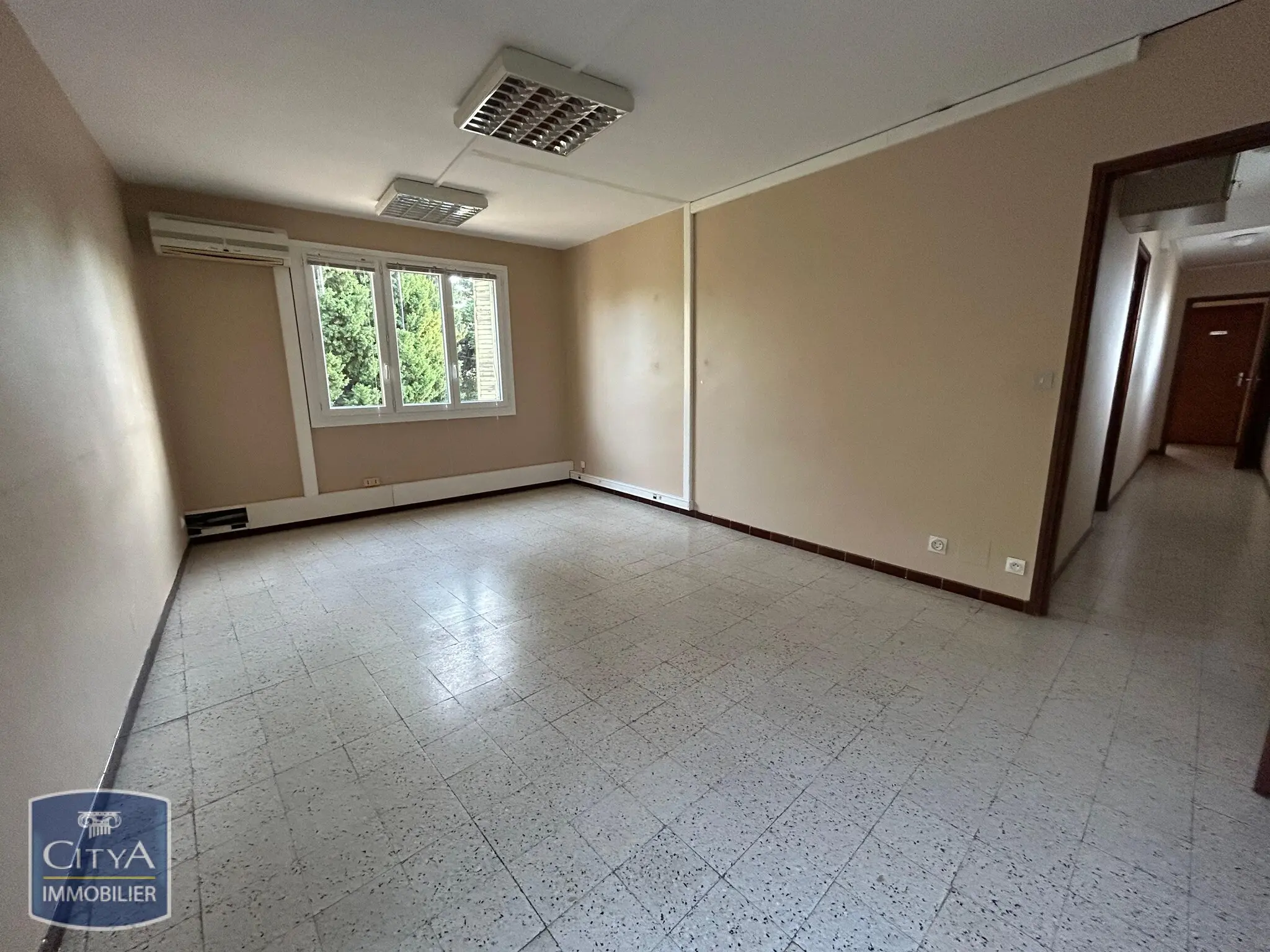 Photo 5 Fonds De Commerce 175m²