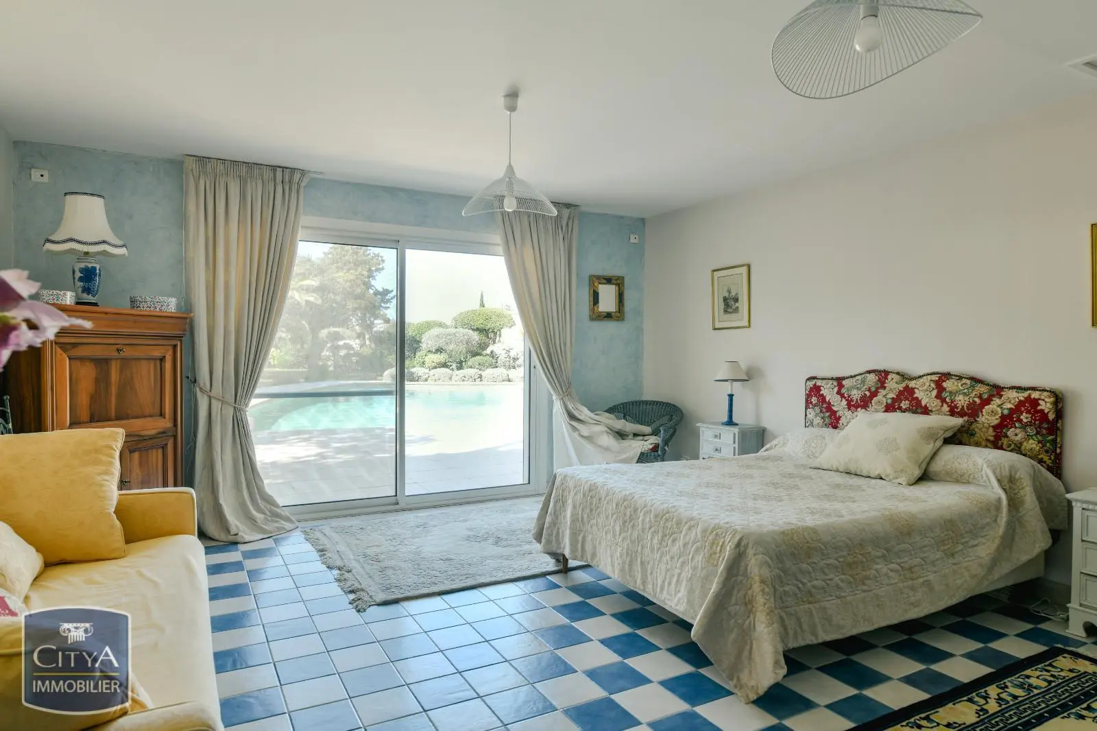 Photo 16 Maison 8 pièces 240m²