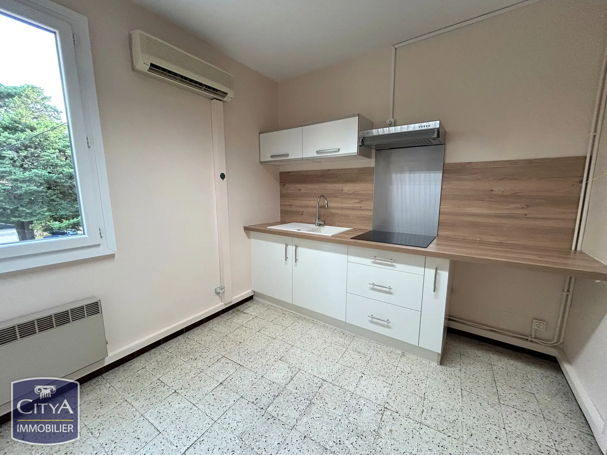 Photo 3 Local Commercial 174m²