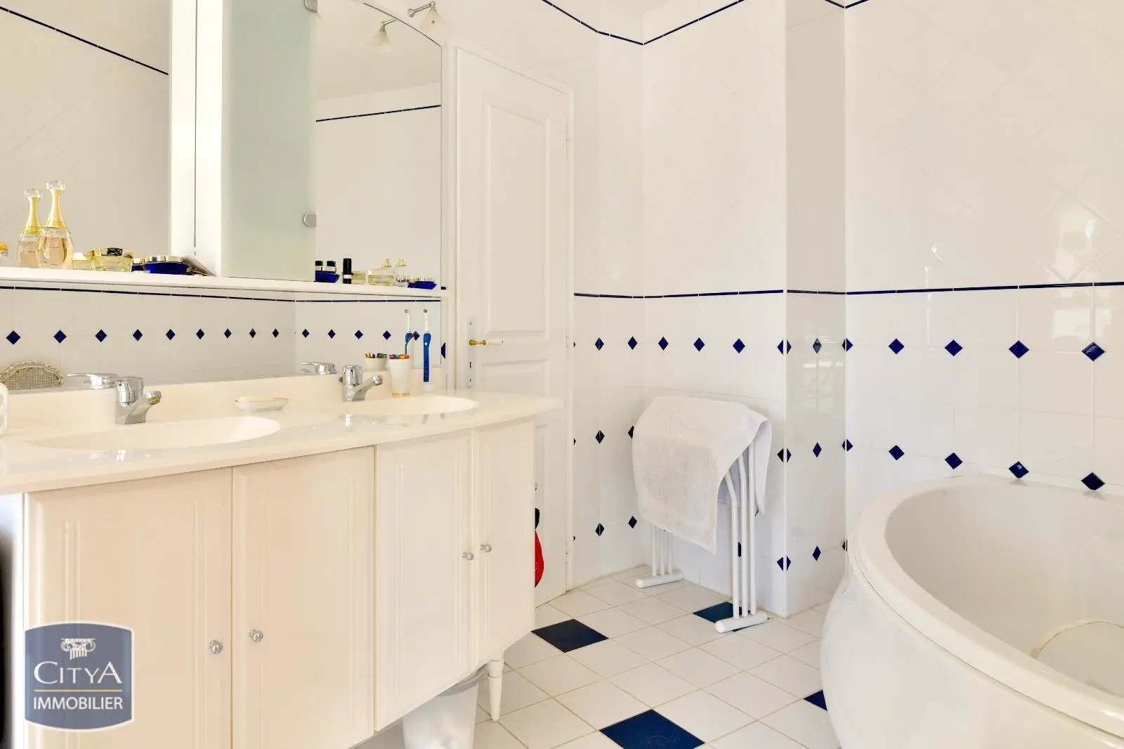 Photo 13 Maison 8 pièces 240m²