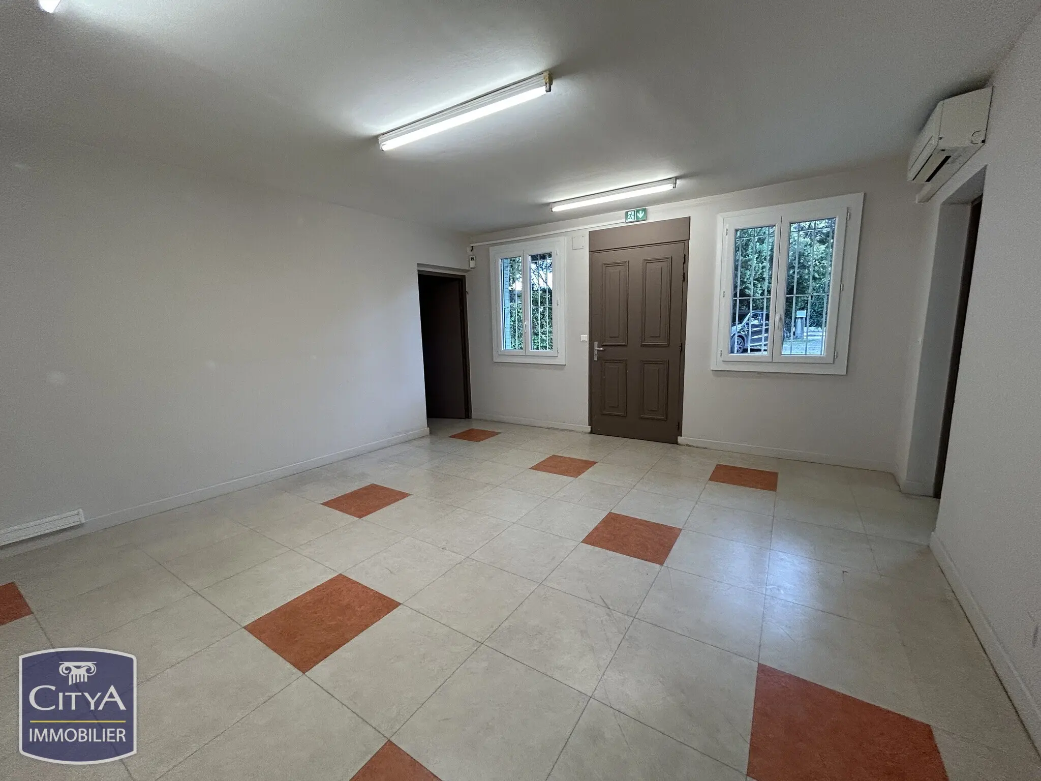 Photo 4 Local Commercial 174m²