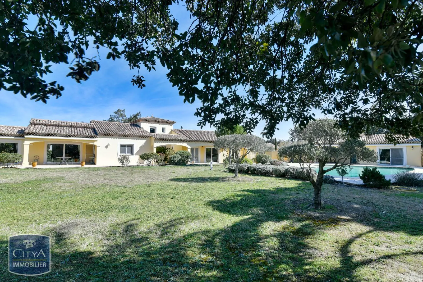 Photo 2 Maison 8 pièces 240m²