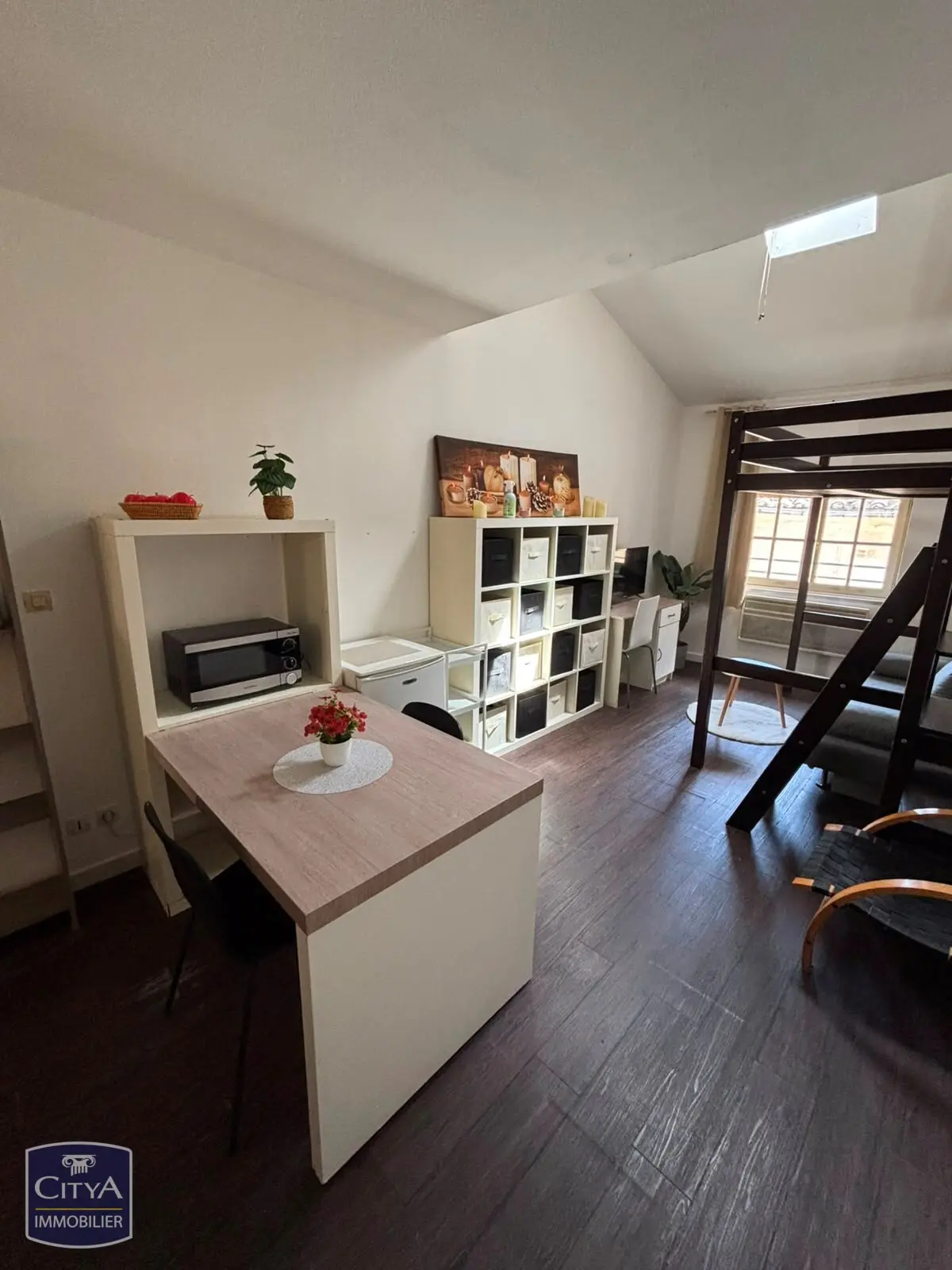 Photo 1 Appartement 1 pièce 24.8m²