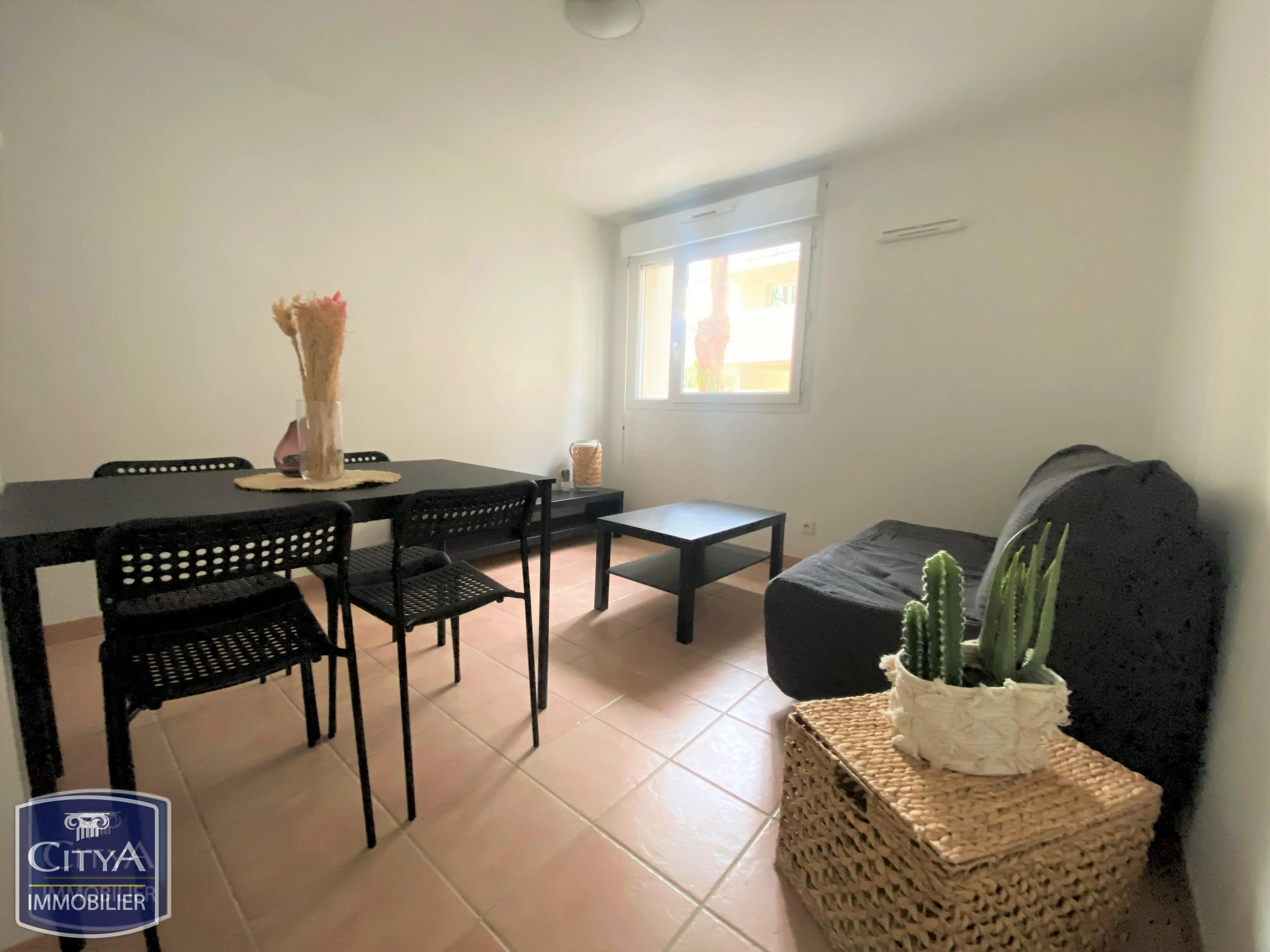 Photo 1 Appartement 1 pièce 18m²