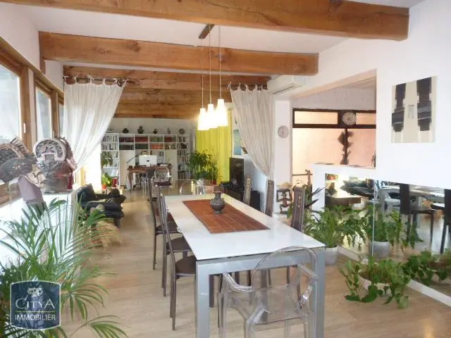 Photo 1 Appartement 2 pièces 105m²