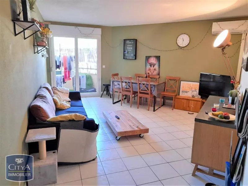 Illustration pour Appartement 3 pièces 64m² Photo Appartement 3 pièces 64m²