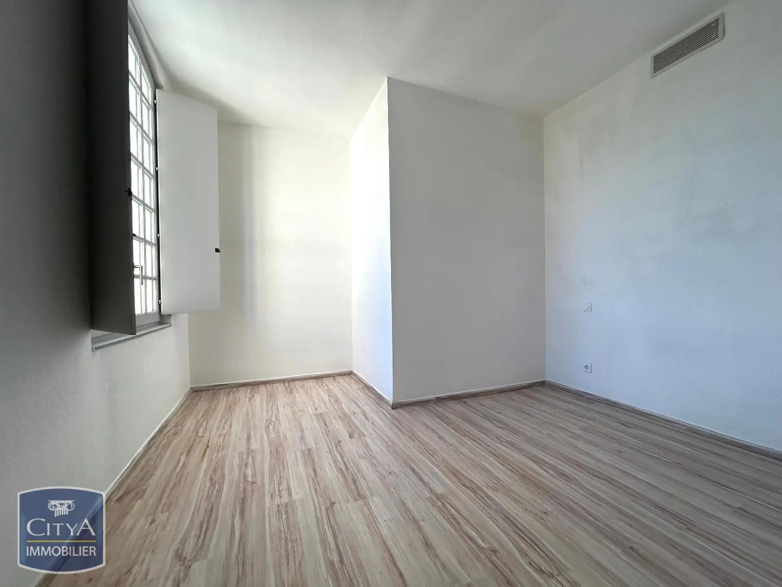 Photo 10 Appartement 2 pièces 99m²