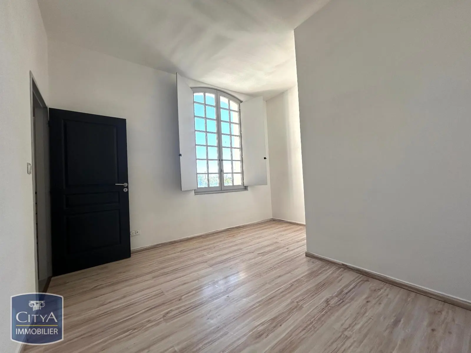 Photo 11 Appartement 2 pièces 99m²