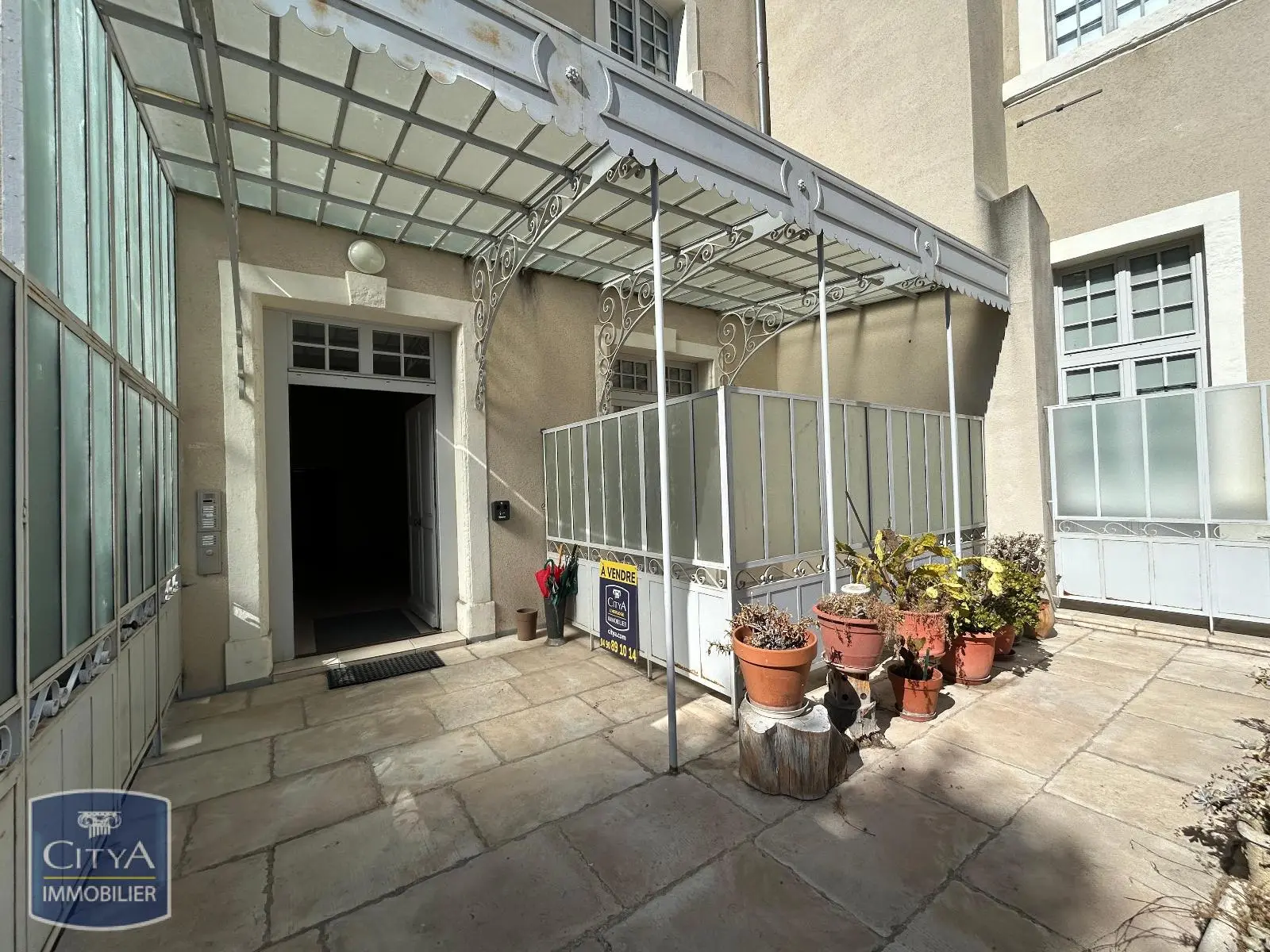 Photo 1 Appartement 2 pièces 99m²