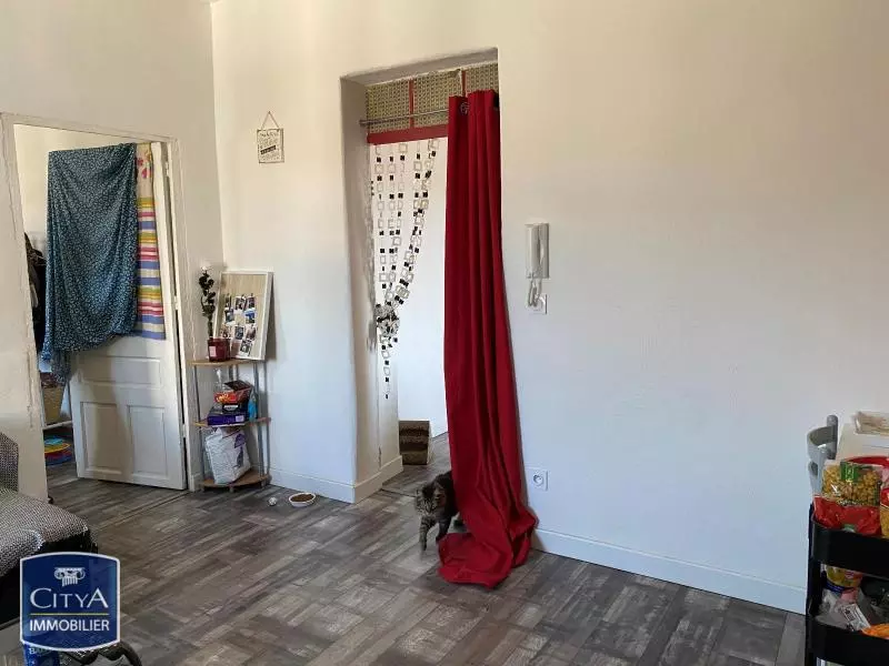 Illustration pour Appartement 3 pièces 45m² Photo Appartement 3 pièces 45m²
