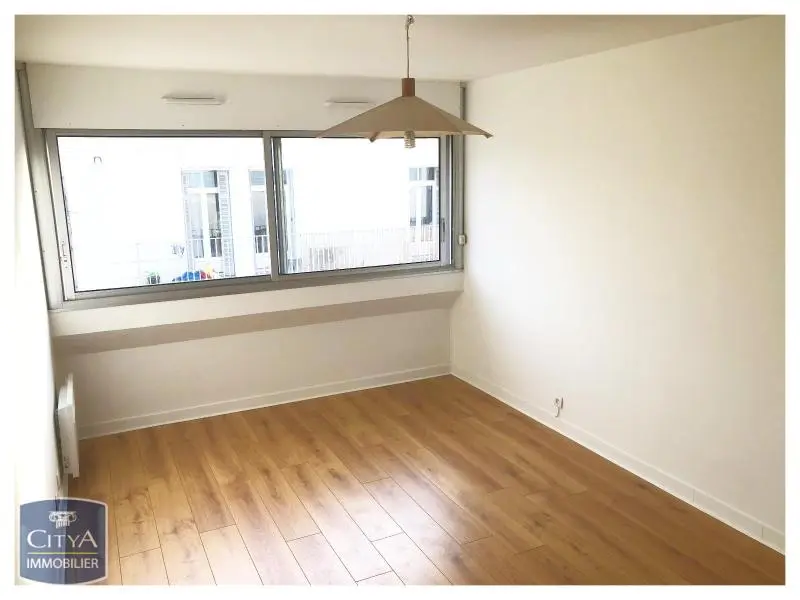 Photo 2 Appartement 1 pièce 23.81m²