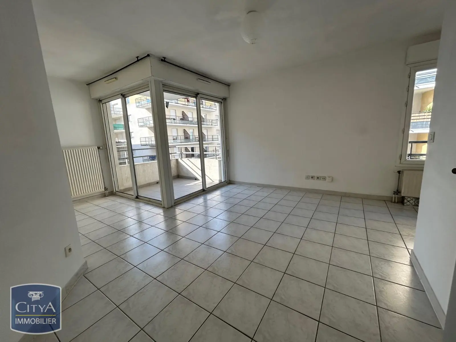 Photo 1 Appartement 1 pièce 35m²