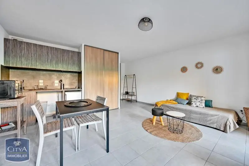 Photo 1 Appartement 1 pièce 32.47m²