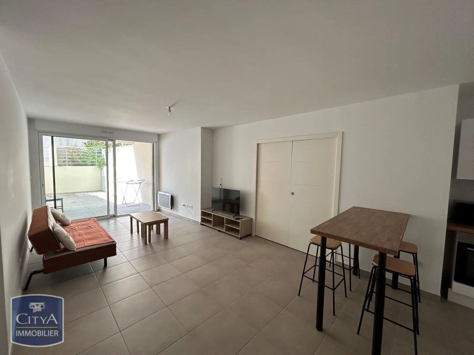 Photo 2 Appartement 1 pièce 55.3m²