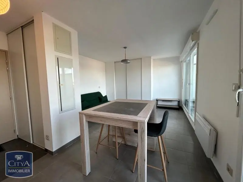 Photo 2 Appartement 1 pièce 32.8m²