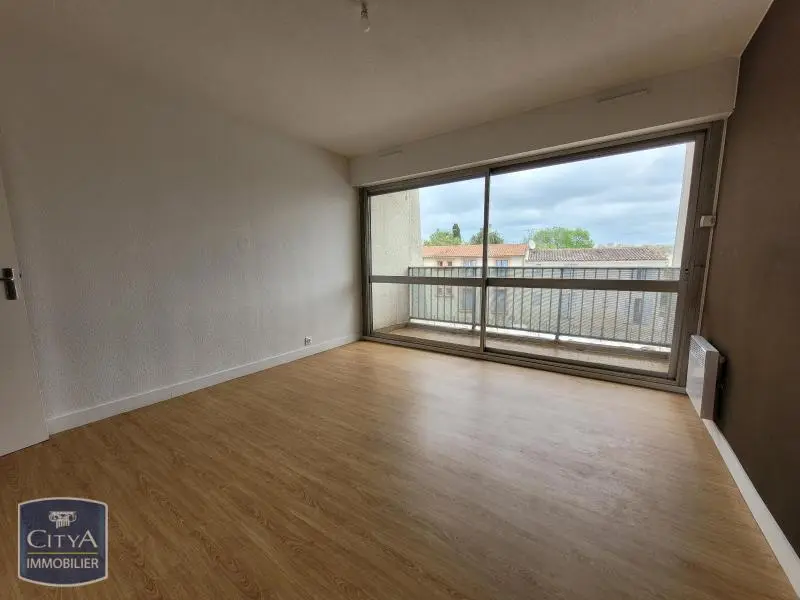 Photo 2 Appartement 1 pièce 23.69m²