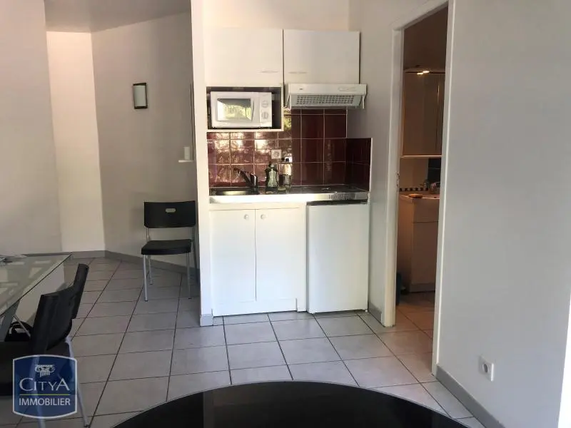 Photo 2 Appartement 1 pièce 28m²