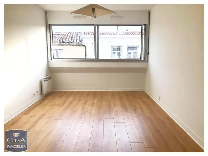 Photo 1 Appartement 1 pièce 23.81m²
