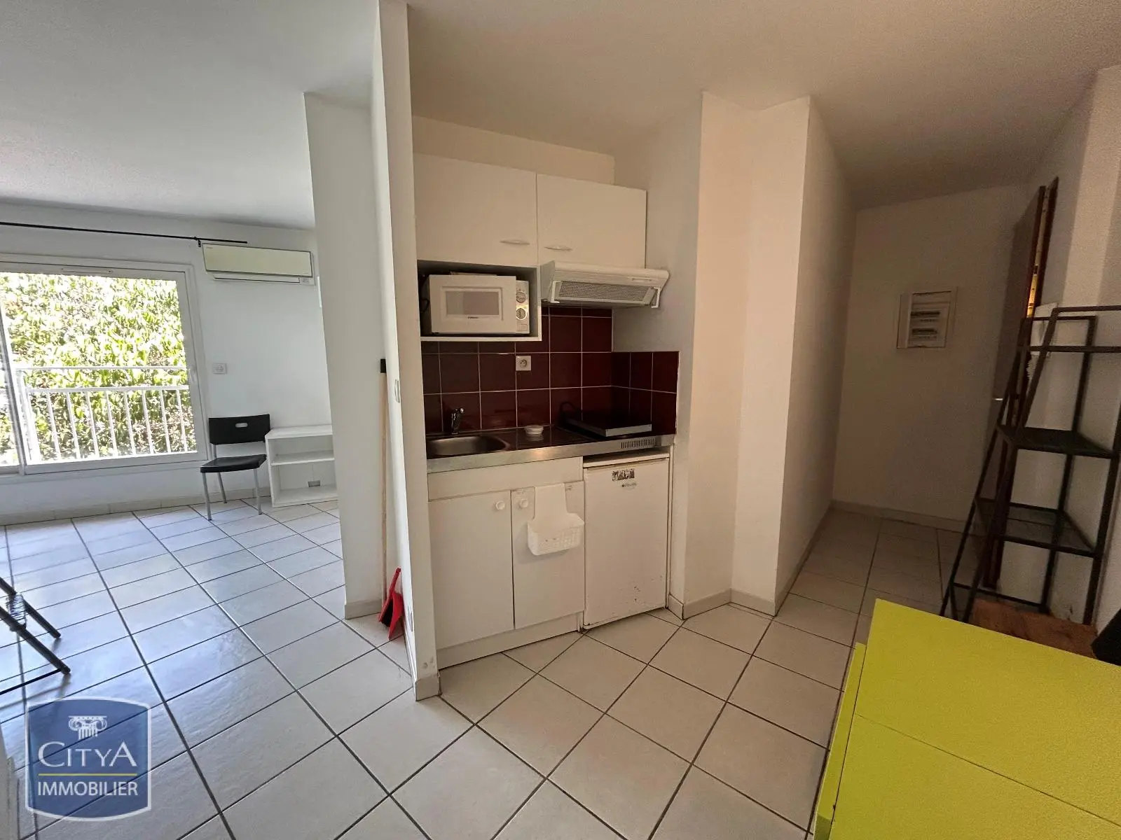 Photo 1 Appartement 1 pièce 28m²