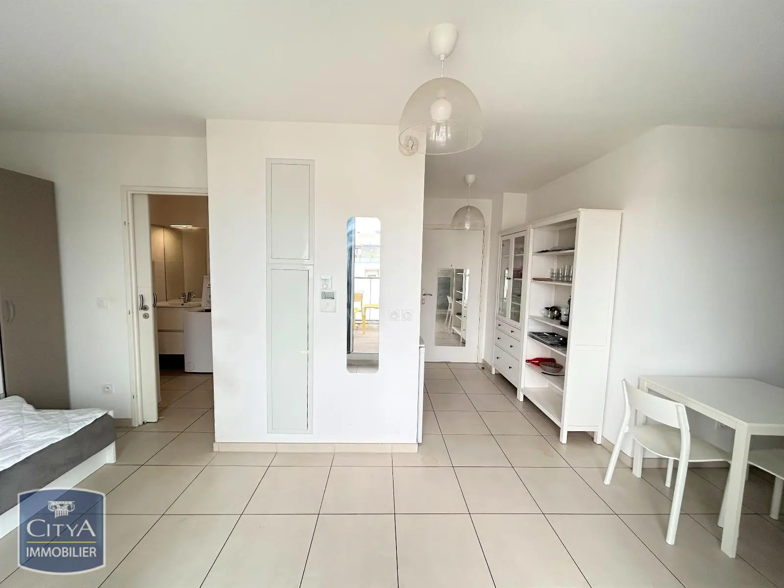 Photo 2 Appartement 1 pièce 24.77m²