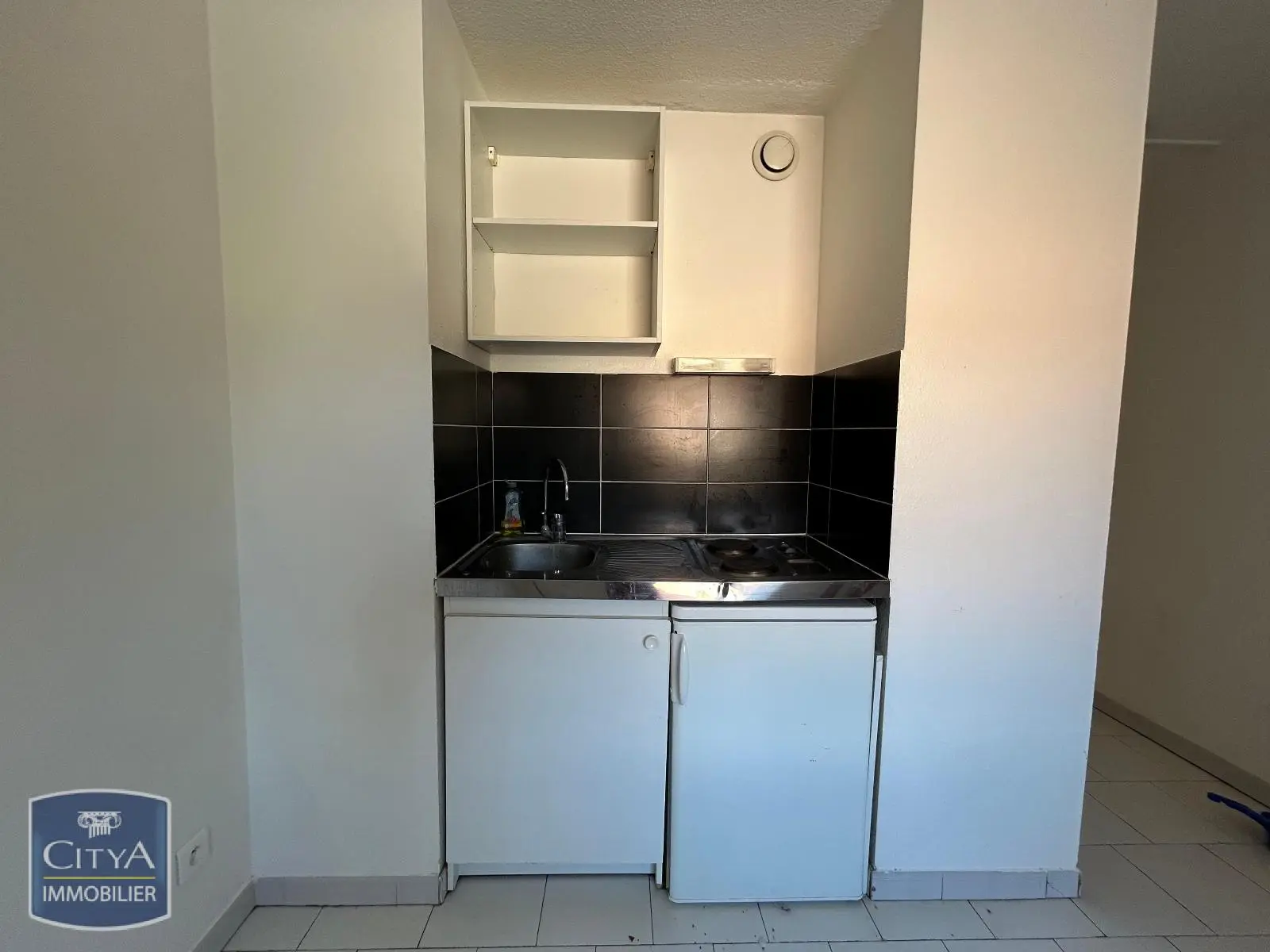 Photo 2 Appartement 1 pièce 18.82m²