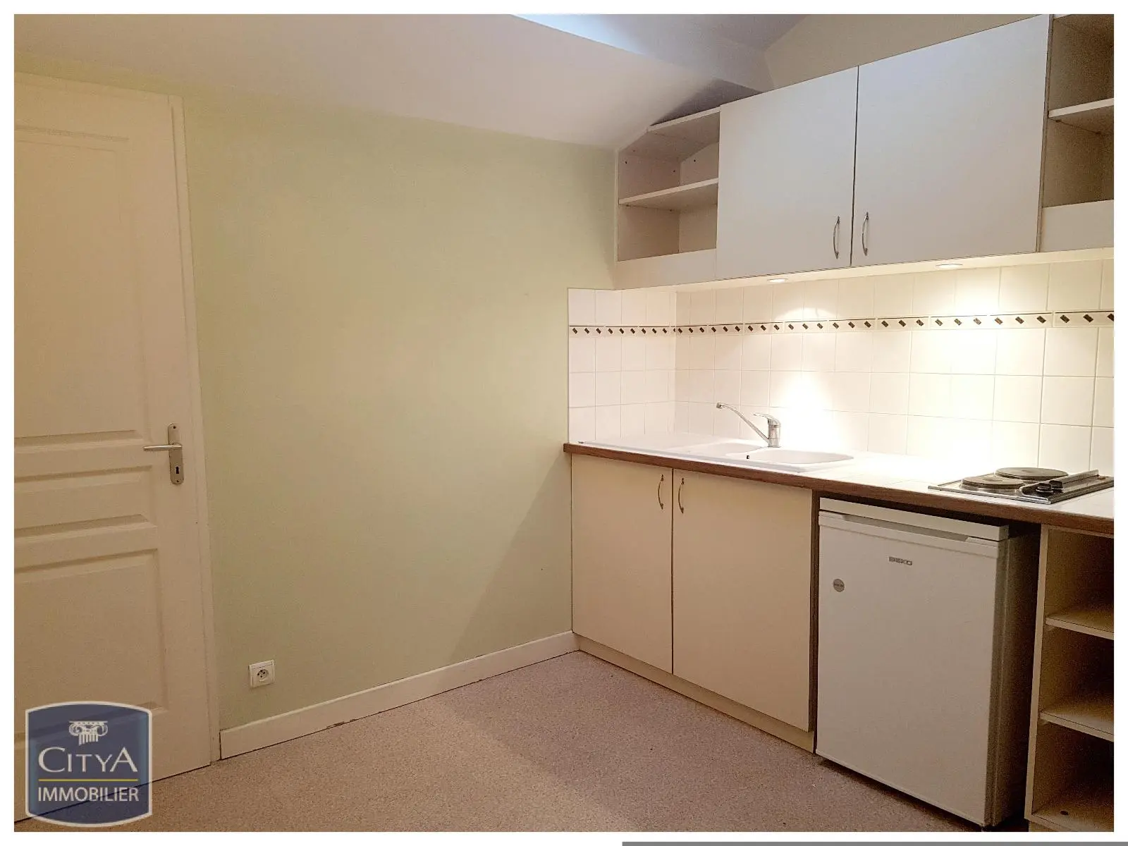 Photo 1 Appartement 1 pièce 23.5m²
