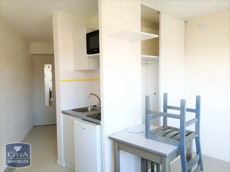 Photo 1 Appartement 1 pièce 19.48m²
