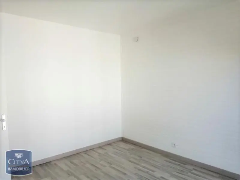 Photo 2 Appartement 1 pièce 17.99m²