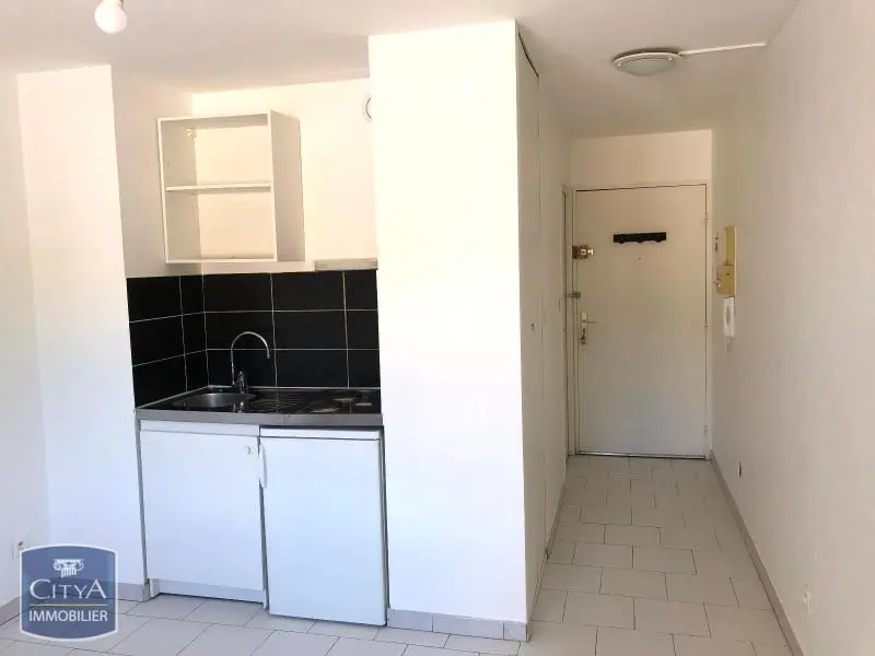 Photo 1 Appartement 1 pièce 18.82m²
