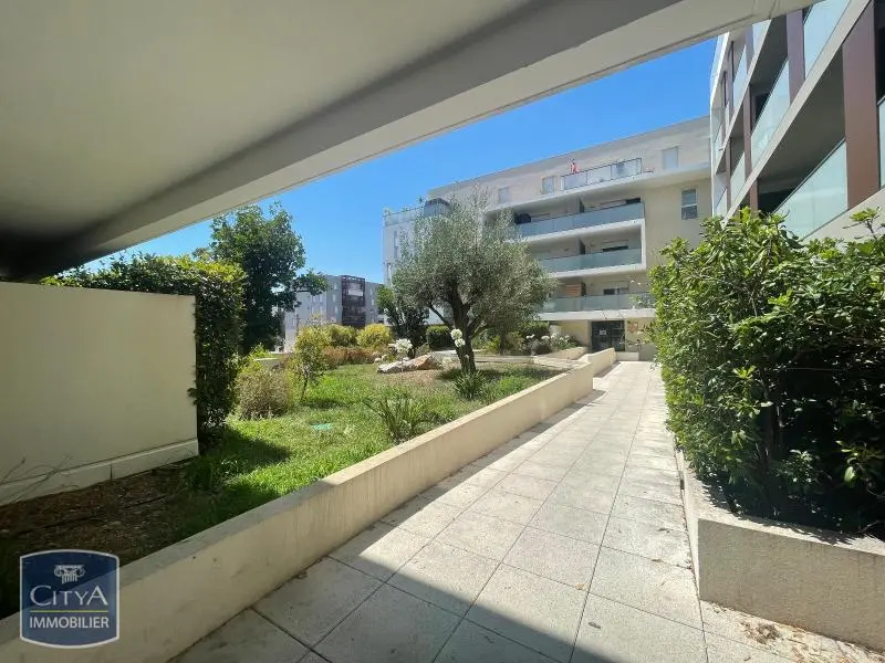 Photo 2 Appartement 1 pièce 27.5m²