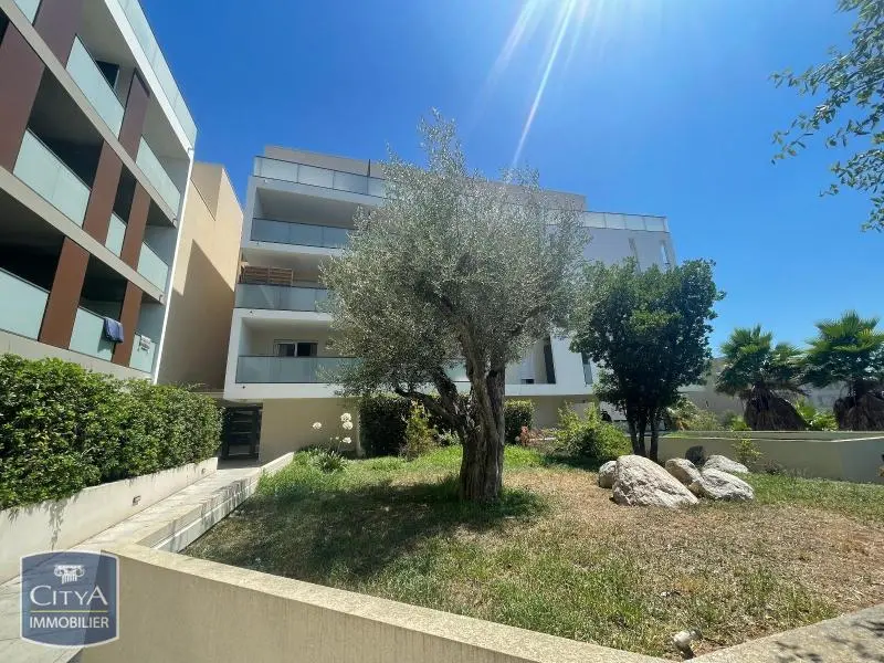 Photo 1 Appartement 1 pièce 27.5m²