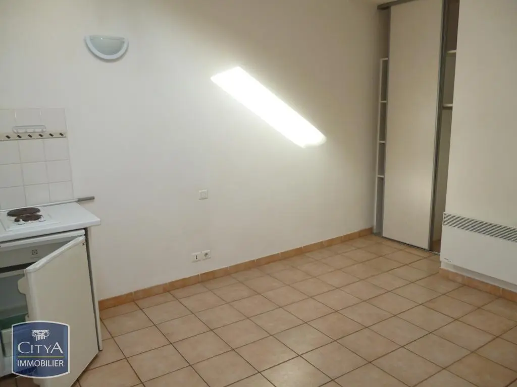 Photo 2 Appartement 1 pièce 22.74m²