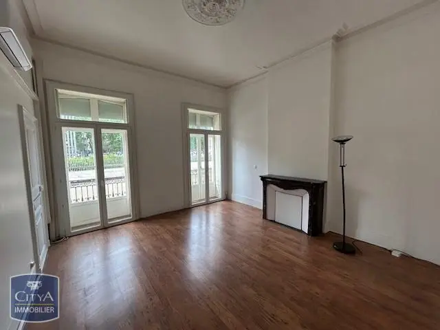 Photo 5 Local Professionnel 6 pièces 193m²